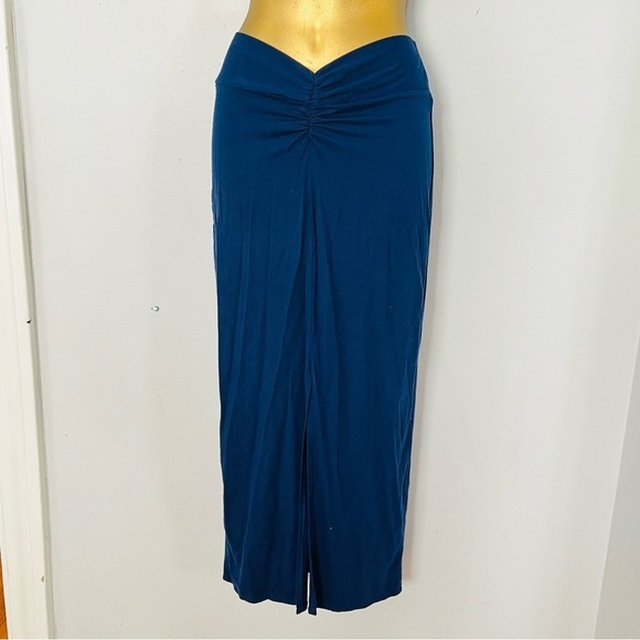 Reformation knit front slit maxi skirt - Picture 1 of 3